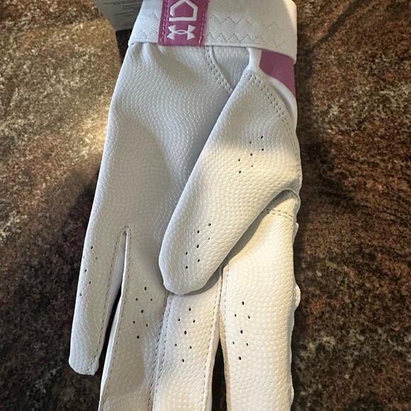 NWT Women’s Under Armour Radar Batting Gloves - Picture 3 of 7